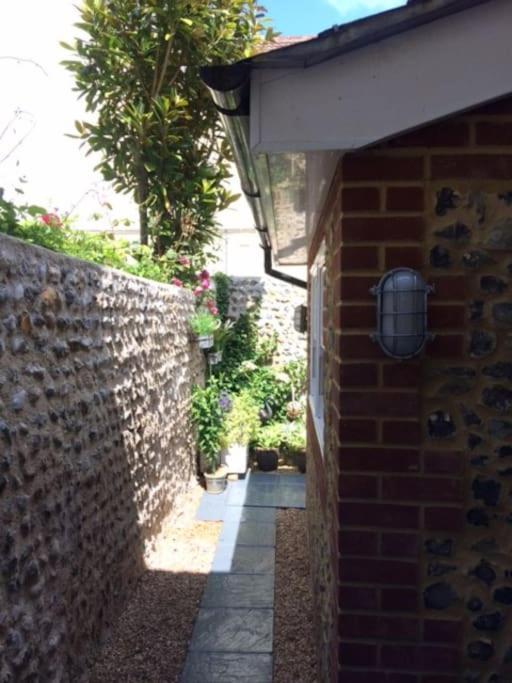 River Road, Littlehampton, Executive Apartment Exteriör bild